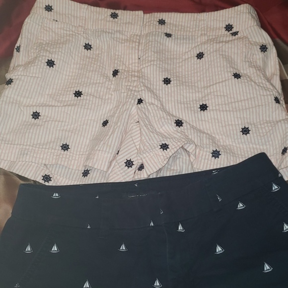 SHORTS - Picture 2 of 4